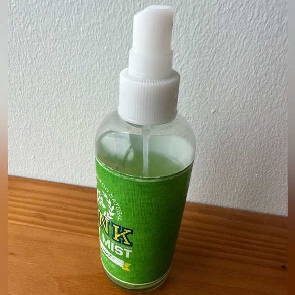 PINK Victoria’s Secret Body Mist Citrus and Mint One Size 8.4 FL OZ - Picture 3 of 6